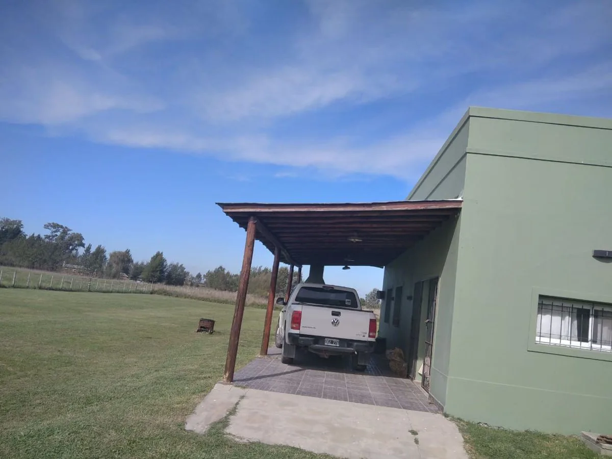 VENTA CHACRA CON CASA 4 AMB URIBELARREA foto 2