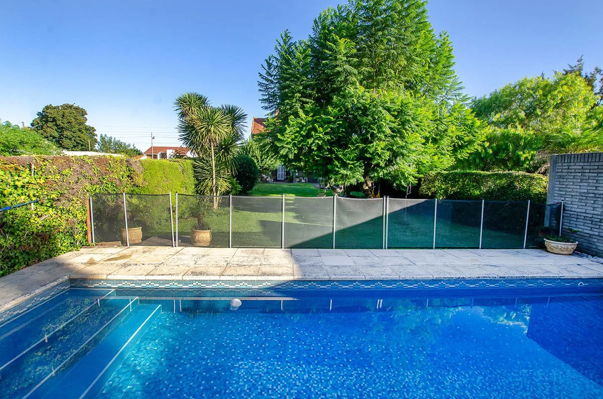 CASA EN VENTA MONTE GRANDE 5 AMBIENTES CON PISCINA foto 3