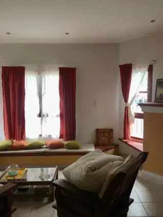 Venta de casa esquina en Gran Bourg - 3 dorm - amplio terreno. foto 4