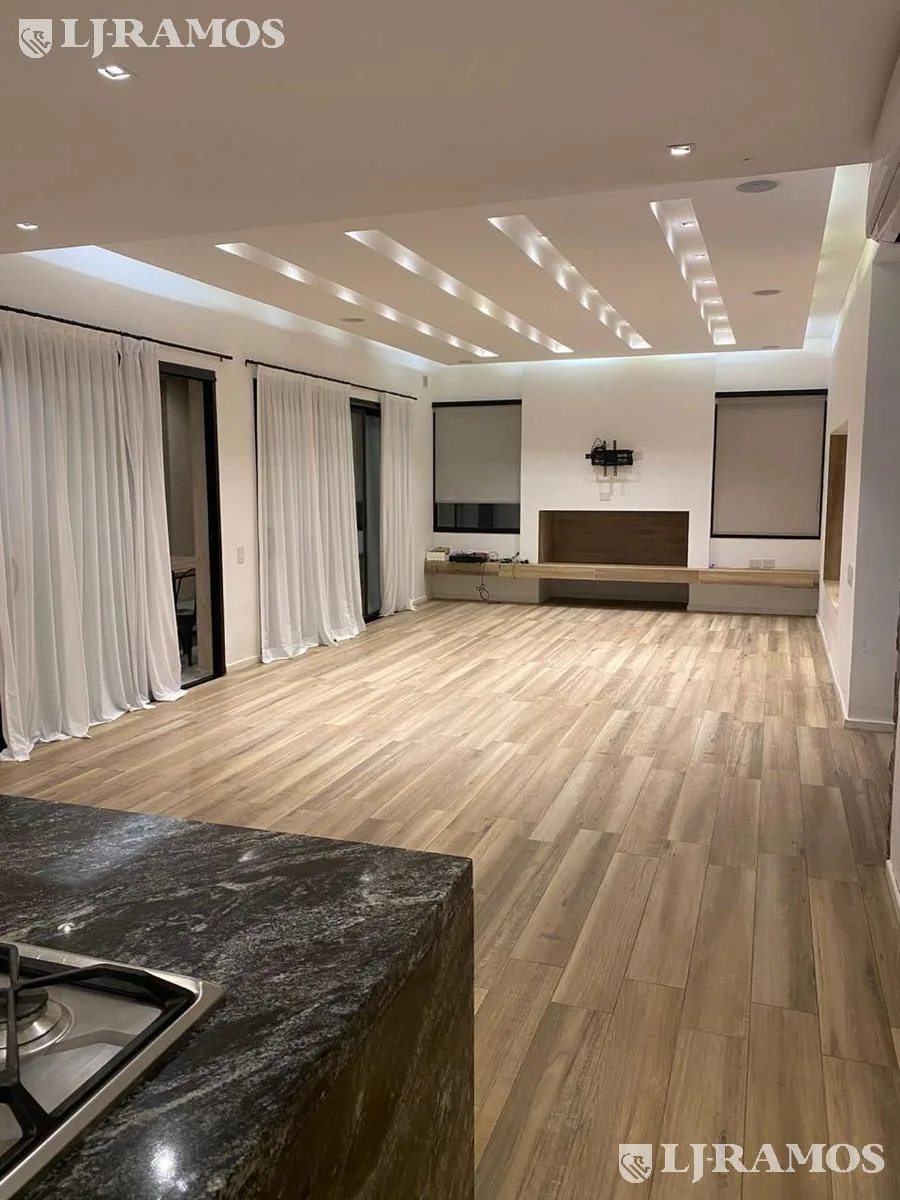 Puertos del Lago - Casa en venta Barrio Vistas foto 5