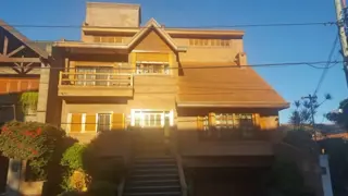 Chalet de 7 ambientes, Barrio Parque. foto 1