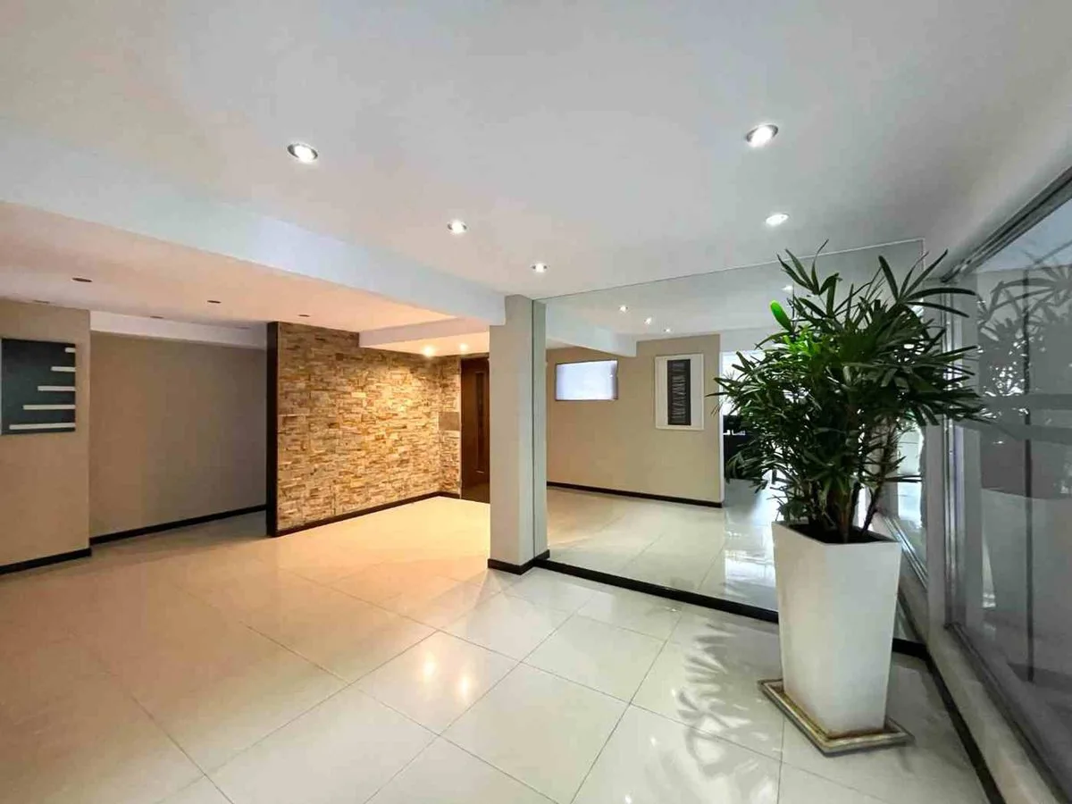 VENTA DEPTO PISO ALTO CON COCHERA BELGRANO foto 2