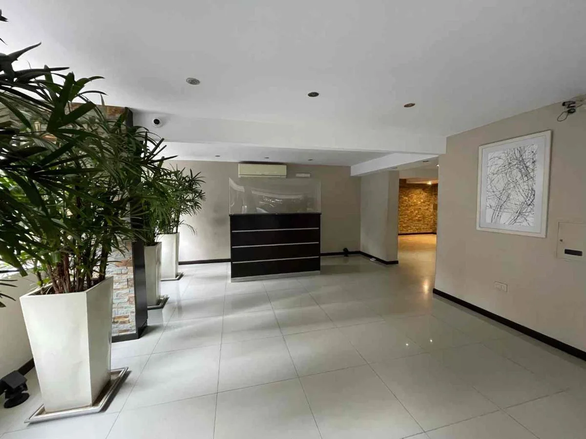 VENTA DEPTO PISO ALTO CON COCHERA BELGRANO foto 3