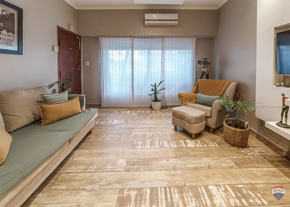 VENTA CASA CON PILETA EN ITUZAINGO foto 4