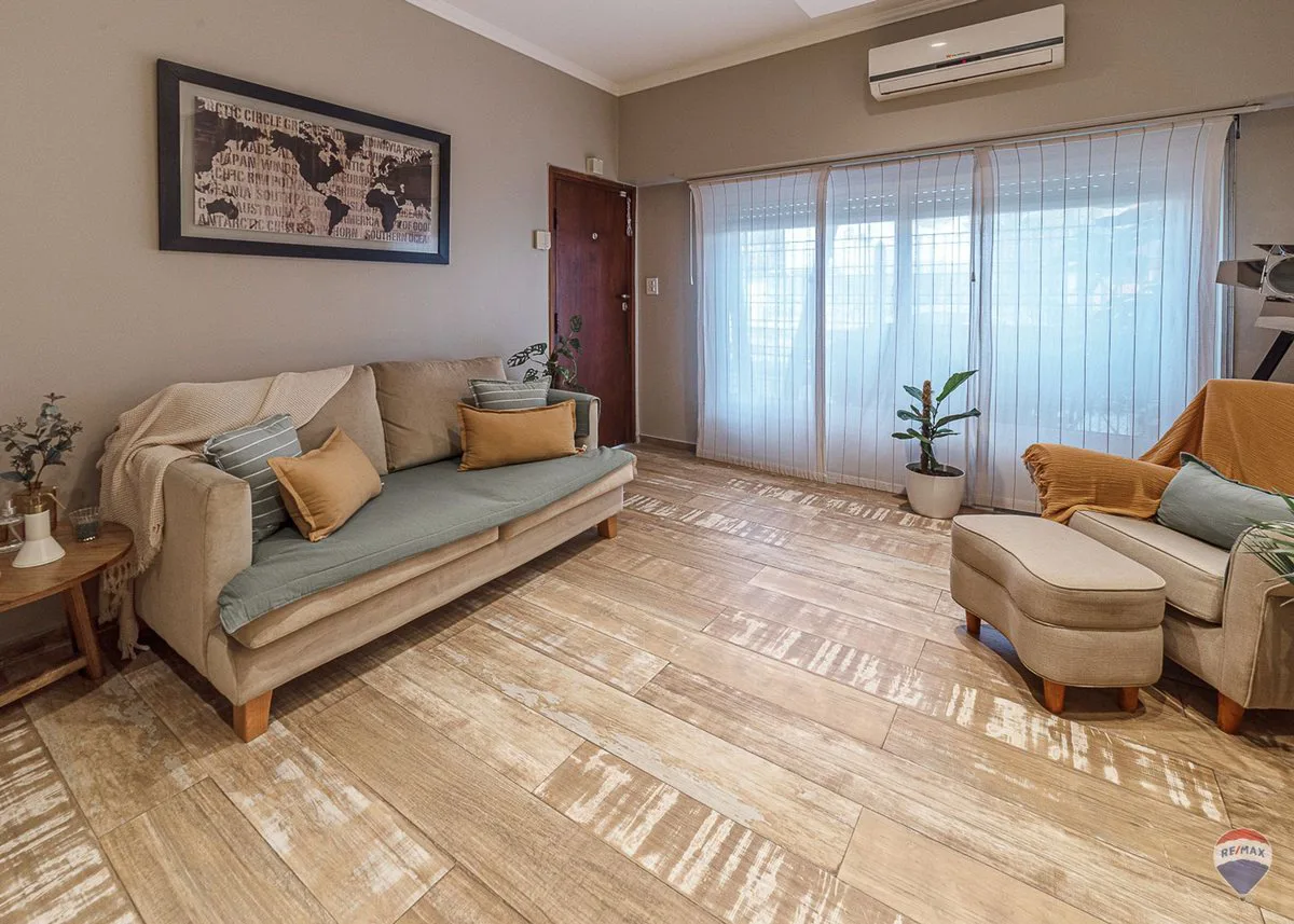 VENTA CASA CON PILETA EN ITUZAINGO foto 5