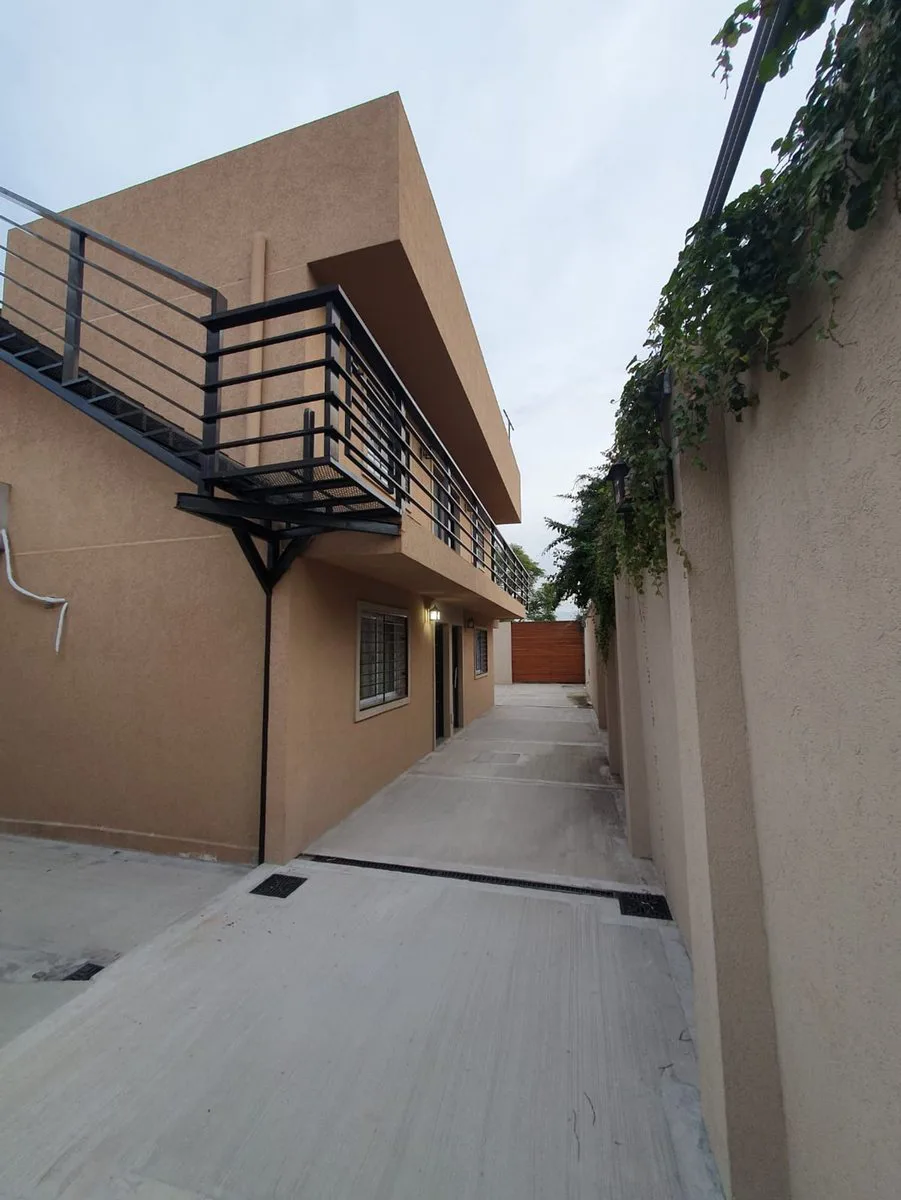 5 DEPARTAMENTOS EN LOTE PROPIO -MORÓN RENTABLE foto 2