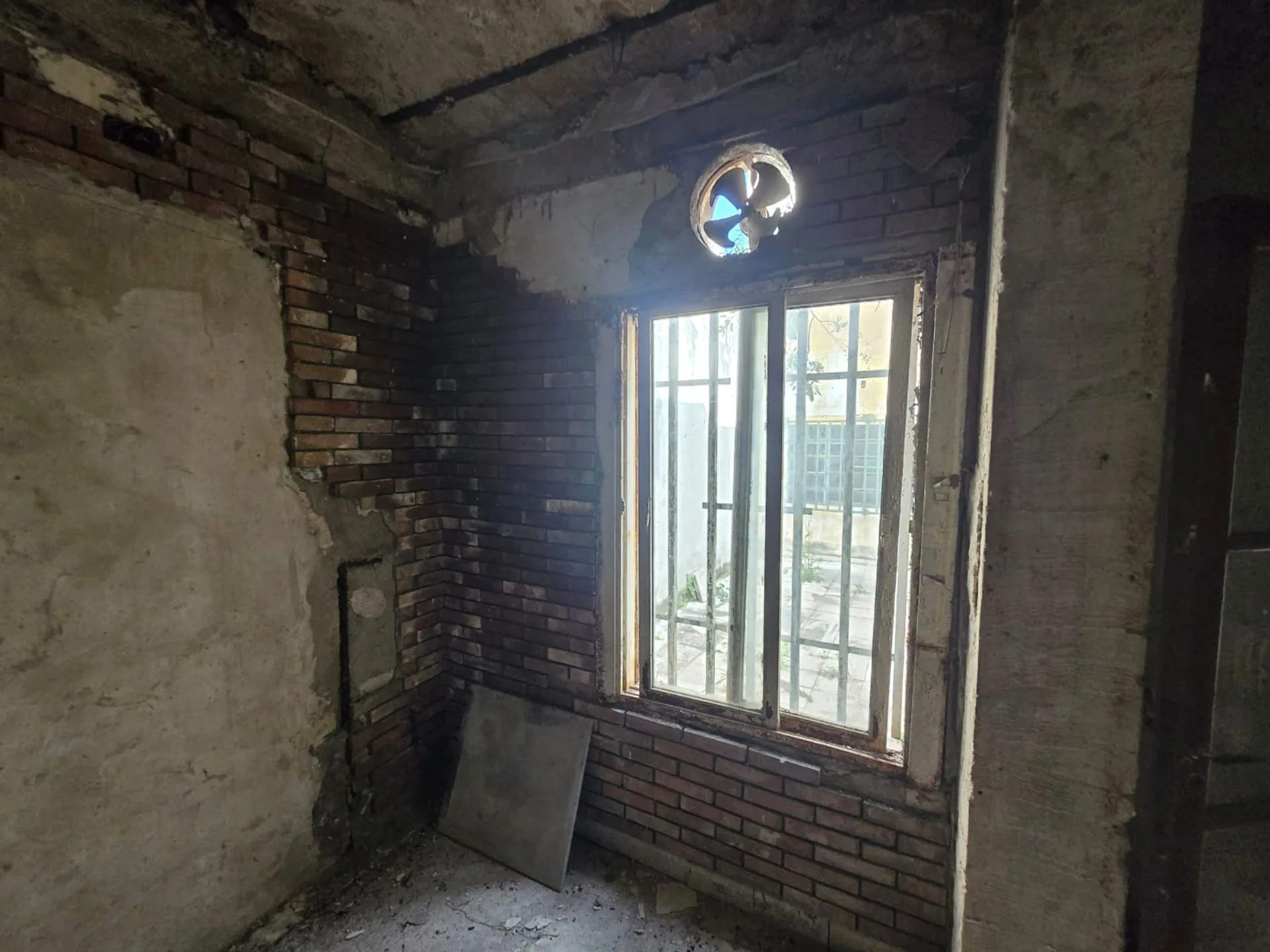 CASA GRAN POTENCIAL PARA RECICLAR-PLENO ABASTO foto 2