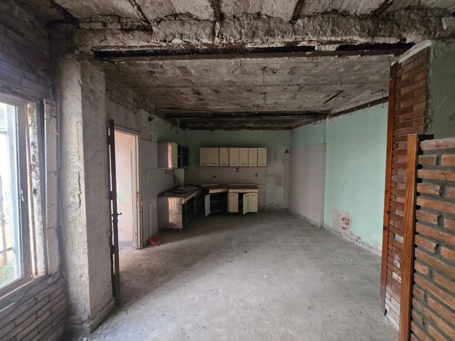 CASA GRAN POTENCIAL PARA RECICLAR-PLENO ABASTO foto 3