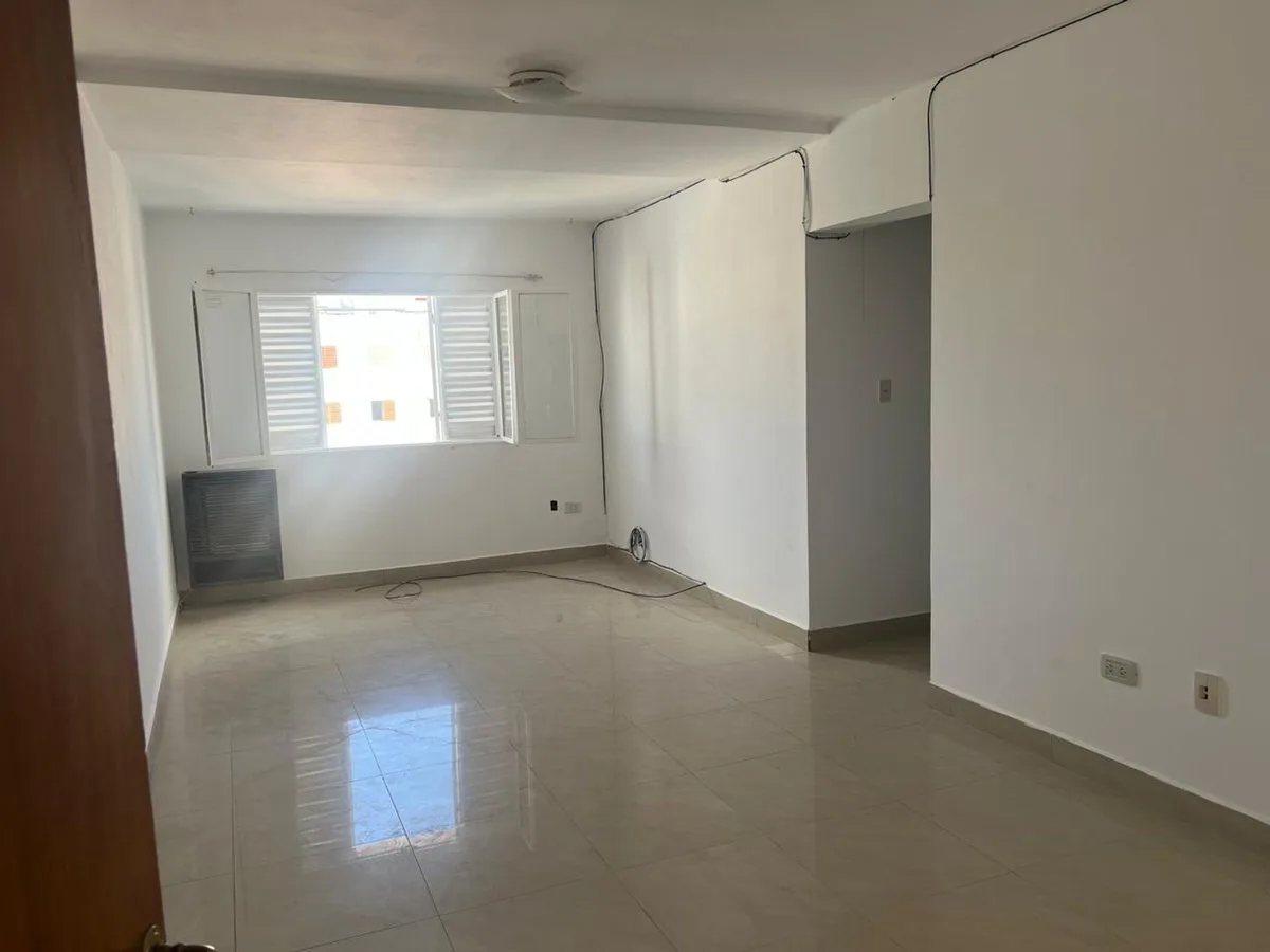 VENTA DEPARTAMENTO MACROCENTRO 4 DORMITORIOS foto 2