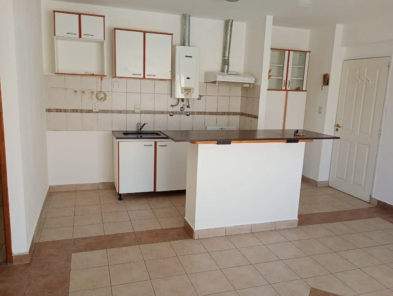 ALQUILER – DEPARTAMENTO – MICROCENTRO foto 2