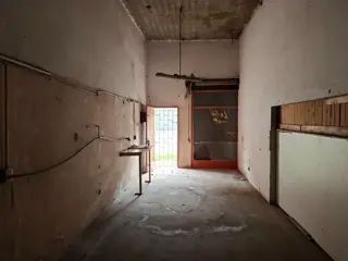 VENTA Local comercial al frente + Galpón al fondo foto 1