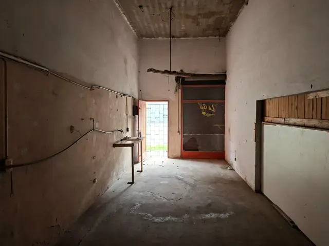 VENTA Local comercial al frente + Galpón al fondo