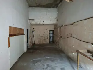 VENTA Local comercial al frente + Galpón al fondo foto 2