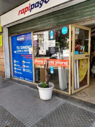 ONCE,LOCAL COMERCIAL / OCHAVA/ ESQUINA, MORENO Y CATAMARCA,/EXCELENTE UBICACION / foto 5