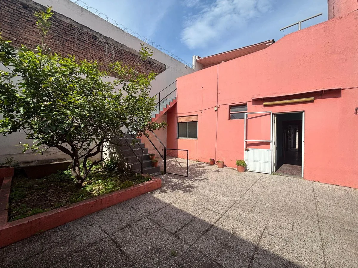 CASA + DEPTO C/TERRAZA, EN VENTA, VALENTIN ALSINA foto 2
