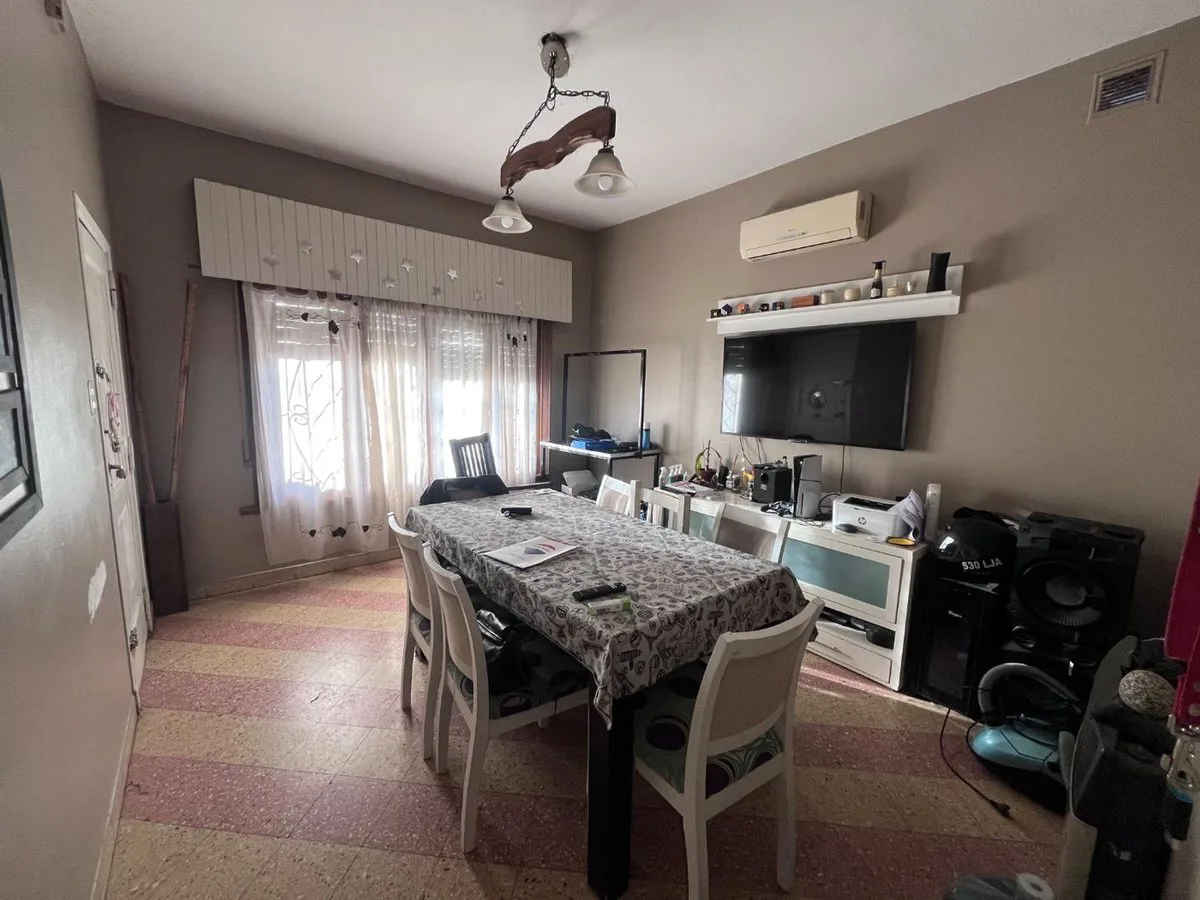 CASA 4 AMBIENTES EN VENTA MONTE GRANDE CENTRO foto 3