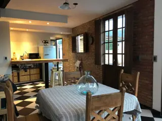 EXCLUSIVO CHALET TIPO LOFT EN BARRIO CERRADO. CON PISCINA. FRENTE AL RIO. SEGURIDAD 24 HORAS. foto 3