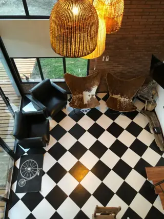 EXCLUSIVO CHALET TIPO LOFT EN BARRIO CERRADO. CON PISCINA. FRENTE AL RIO. SEGURIDAD 24 HORAS. foto 4
