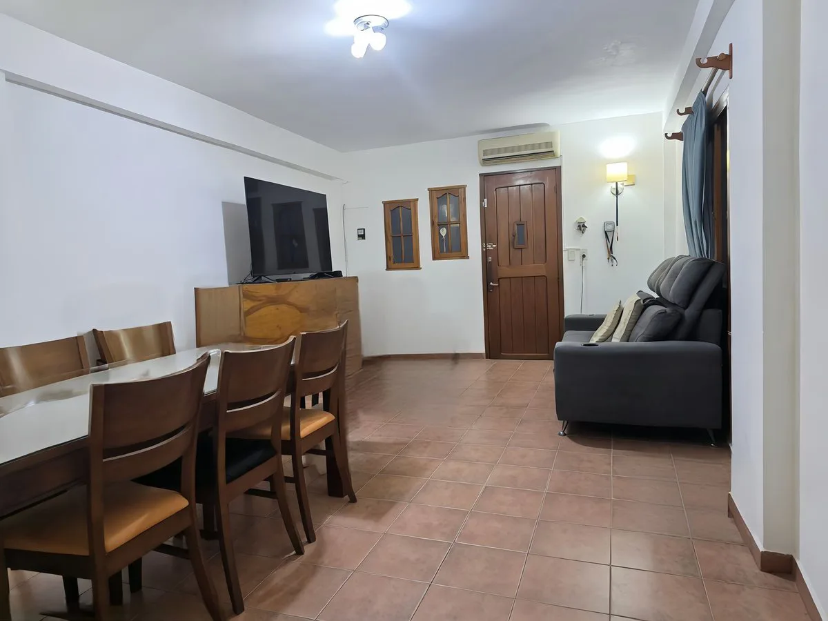 VENTA 2 CASAS EN BLOK EN LA LUCILA, LOTE PROPIO foto 5