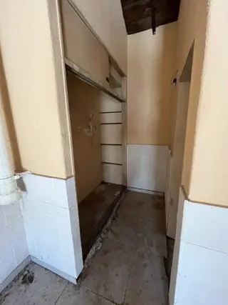 GRAN ESQUINA sobre Ruta 8 en Venta casa amplia + local para reciclarTRES LOTES foto 5