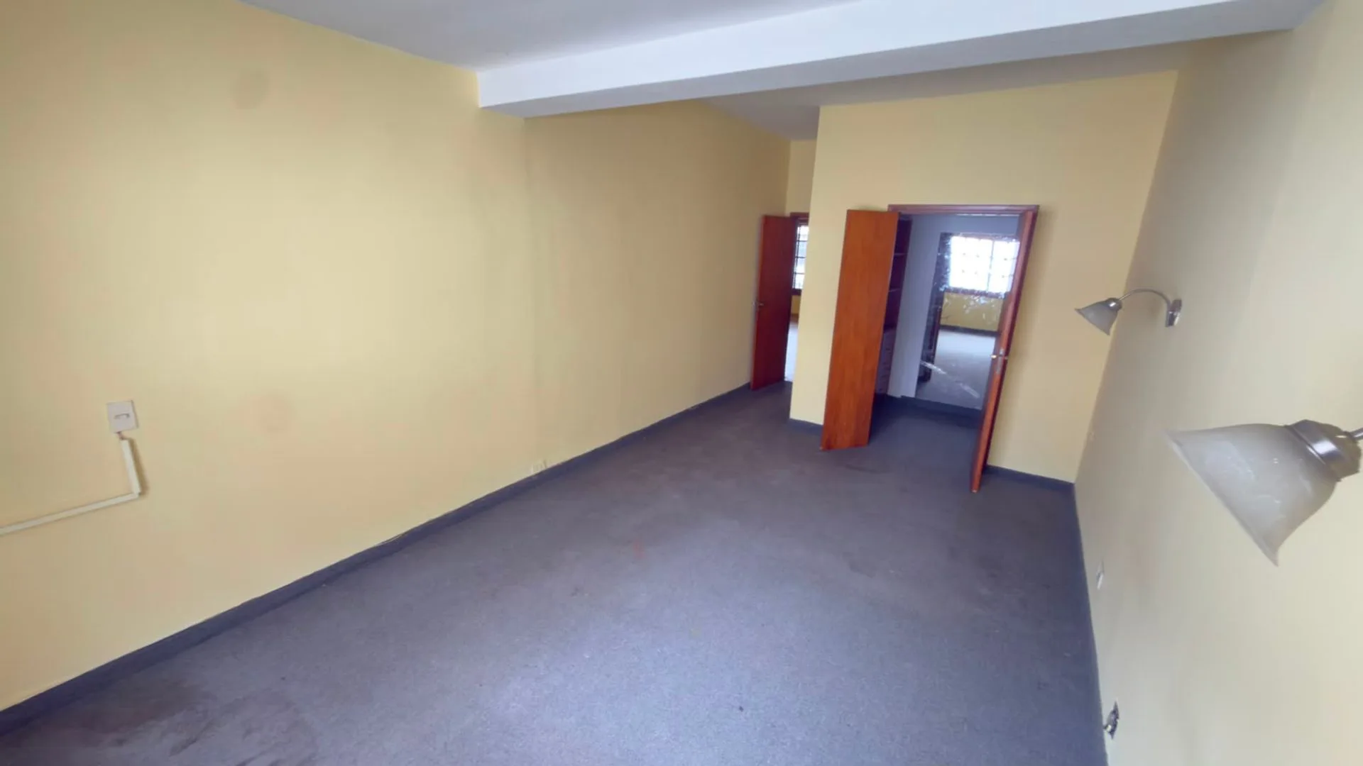 ALQUILER CASA SOBRE AVENIDA LEANDRO ALEM foto 5