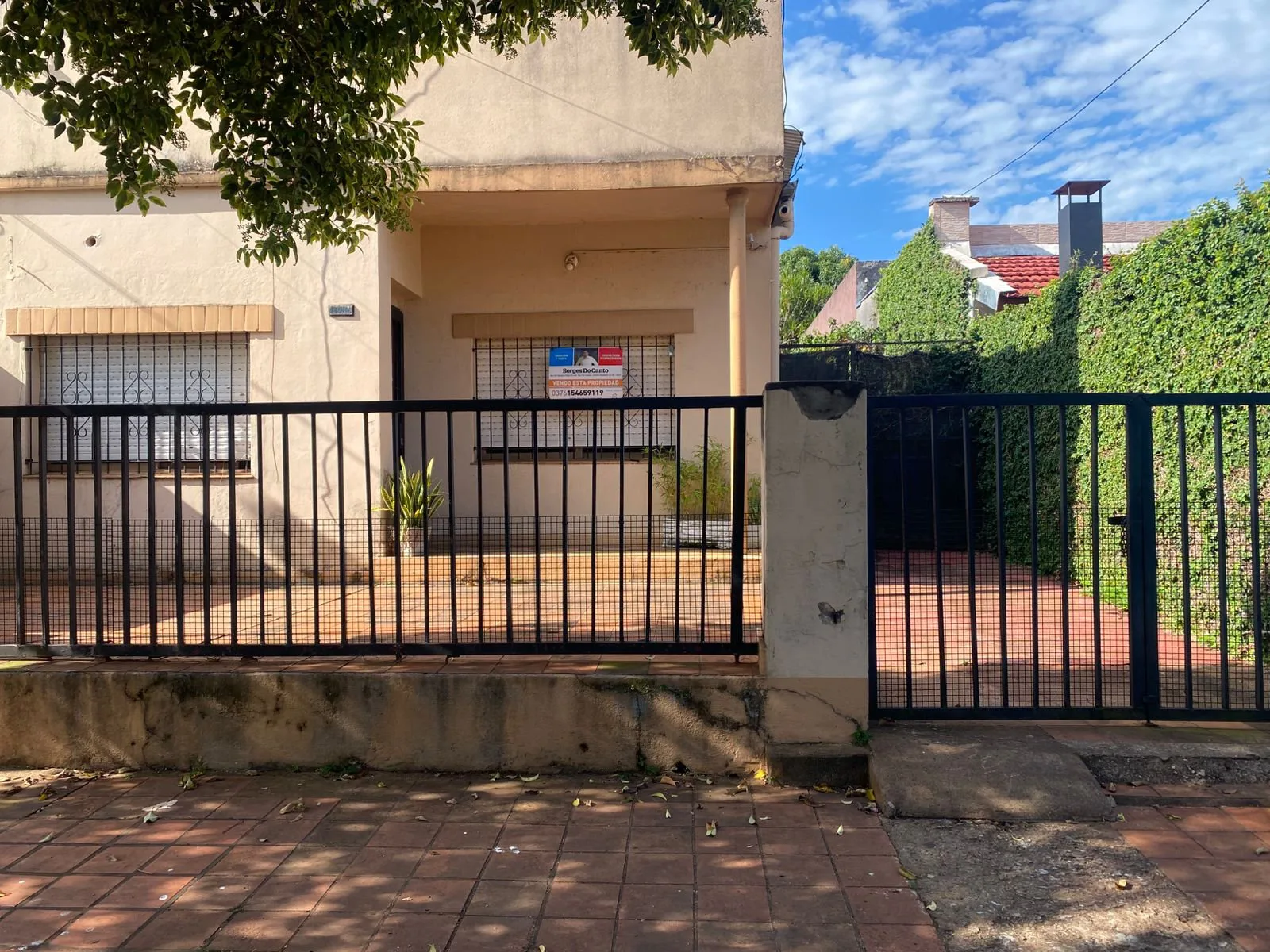 vendo o permuto Casa con amplio terreno en Barrio Residencial palomar
