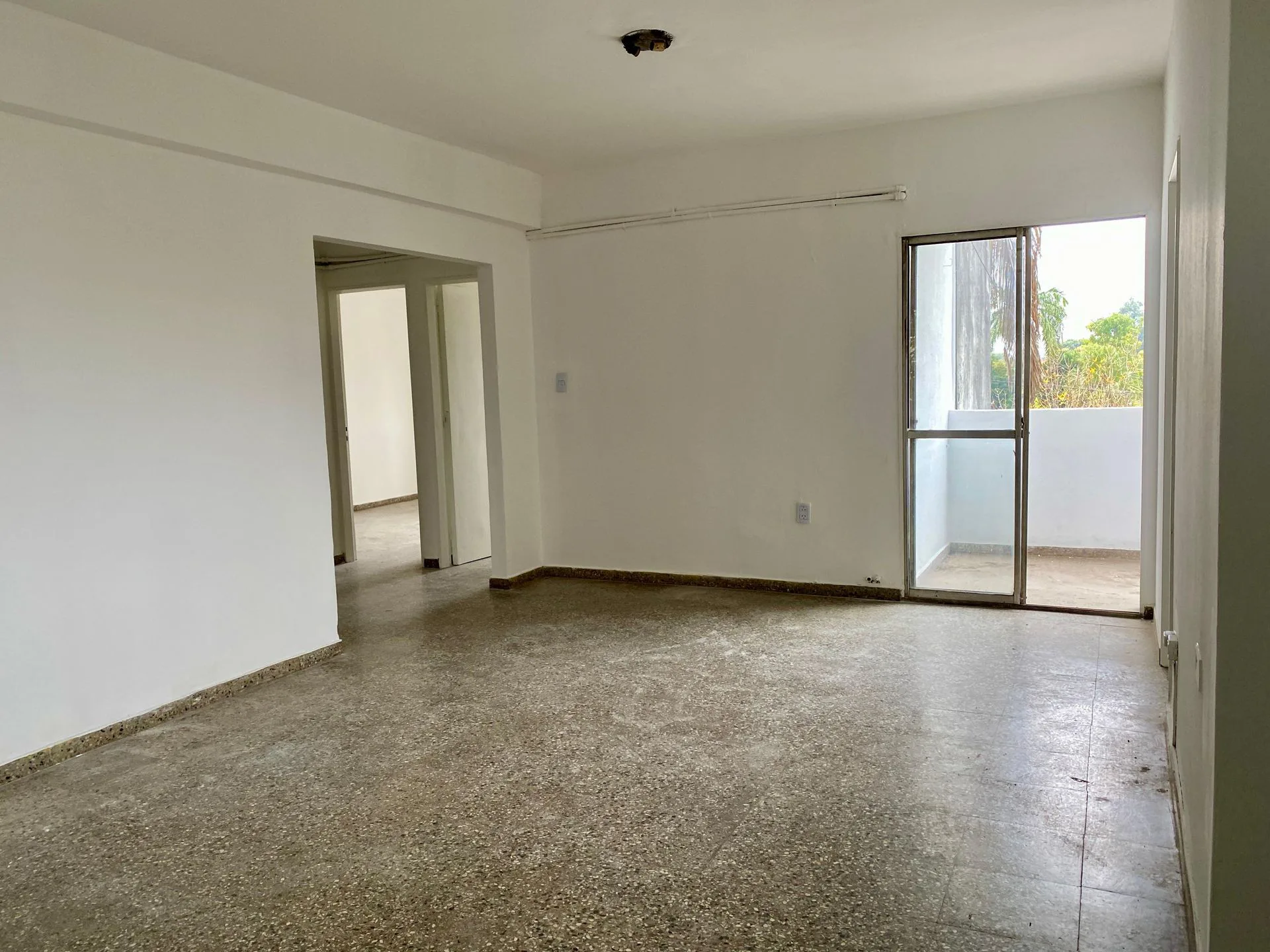 VENTA DE DEPTO CON BALCON 3 DORM EN B° DIZA- SMT