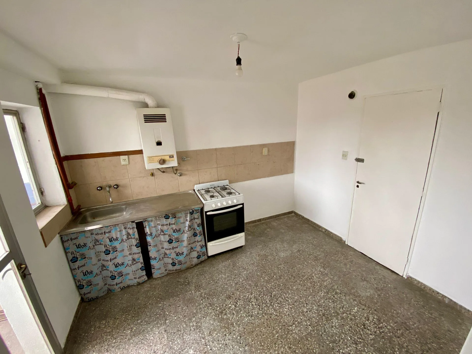 VENTA DE DEPTO CON BALCON 3 DORM EN B° DIZA- SMT foto 5