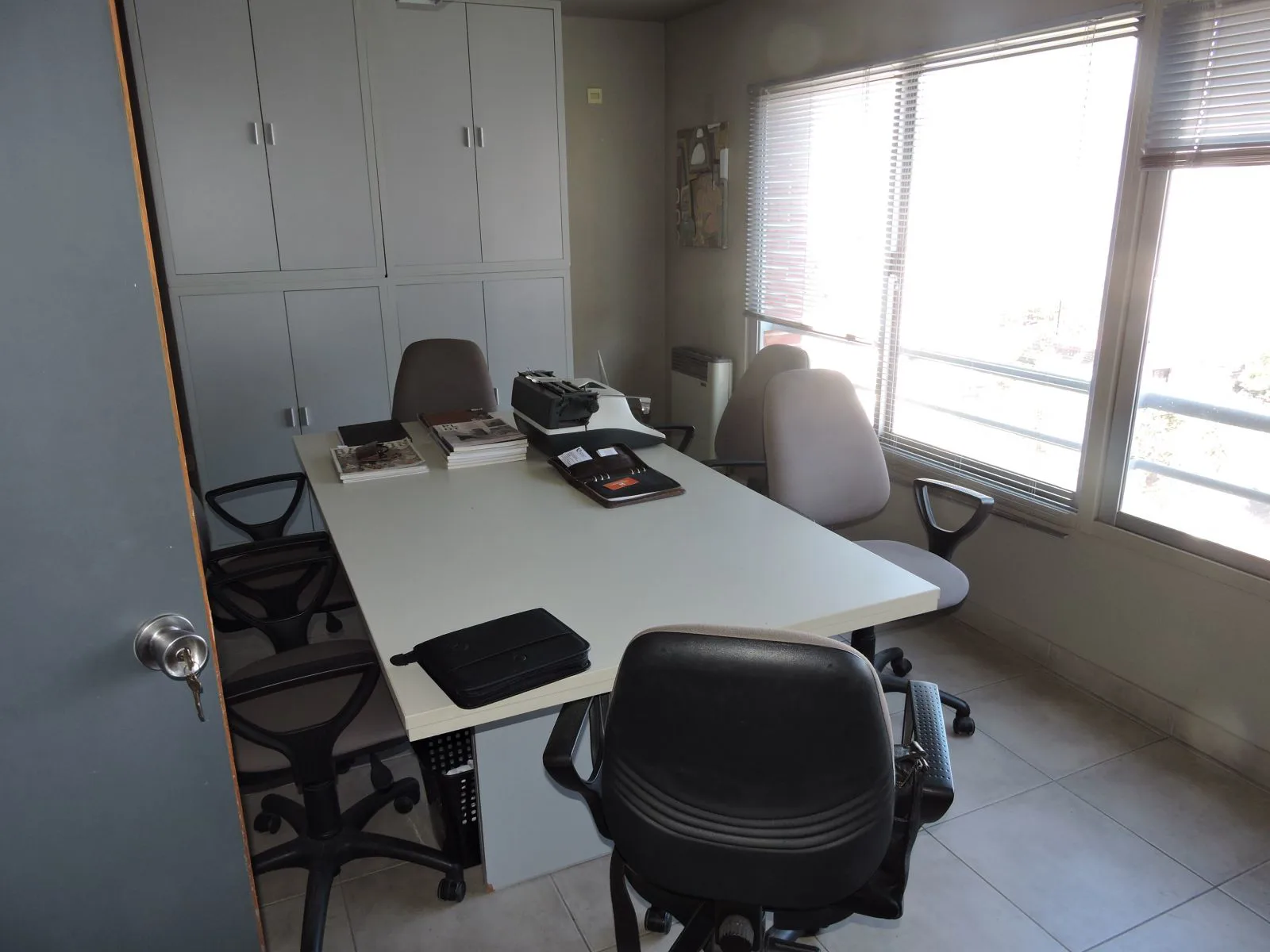 OFICINAS MORON PISO COMPLETO foto 2