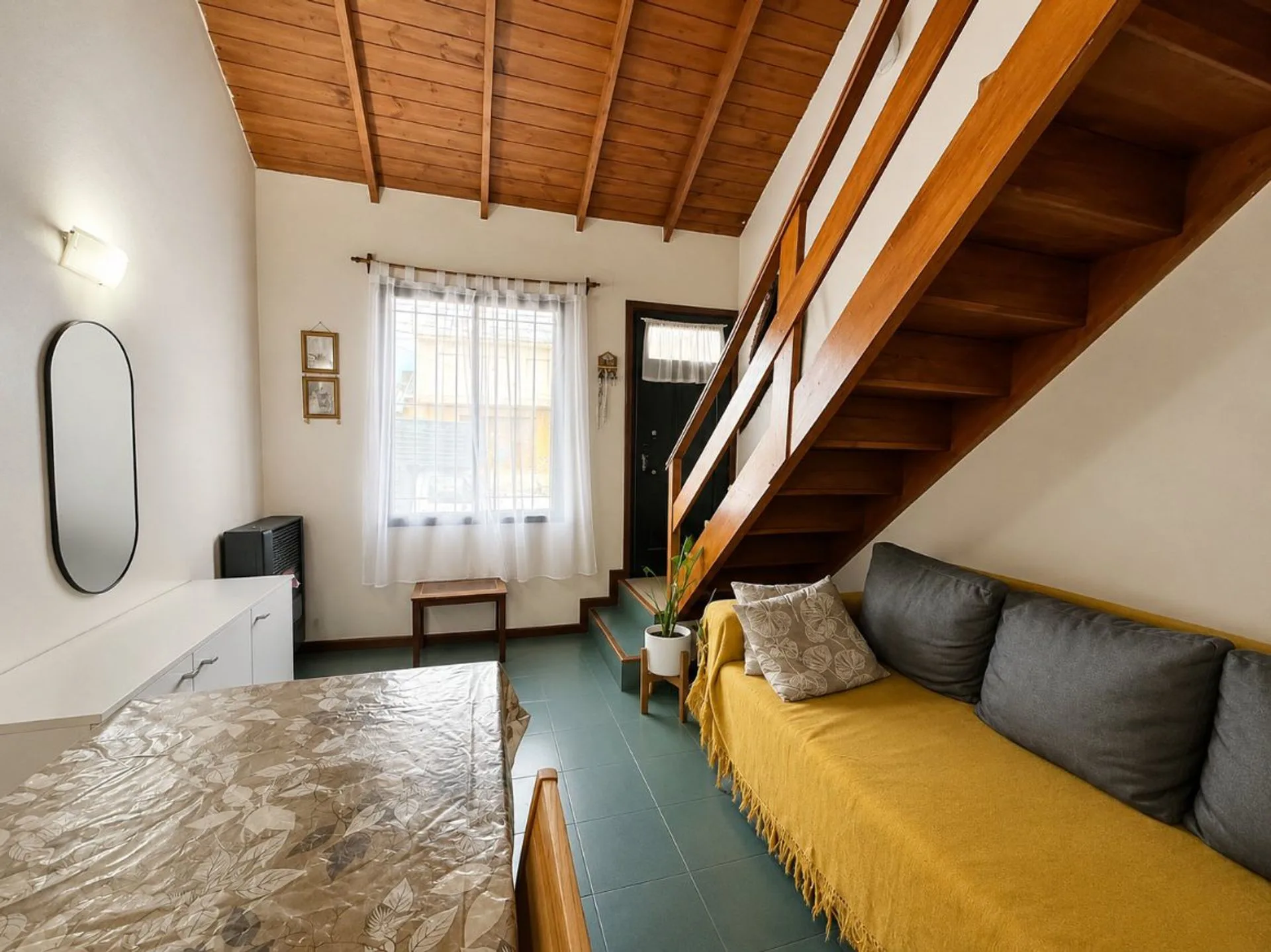 Duplex 2 amb c/patio y balcon a 50mts del mar foto 2