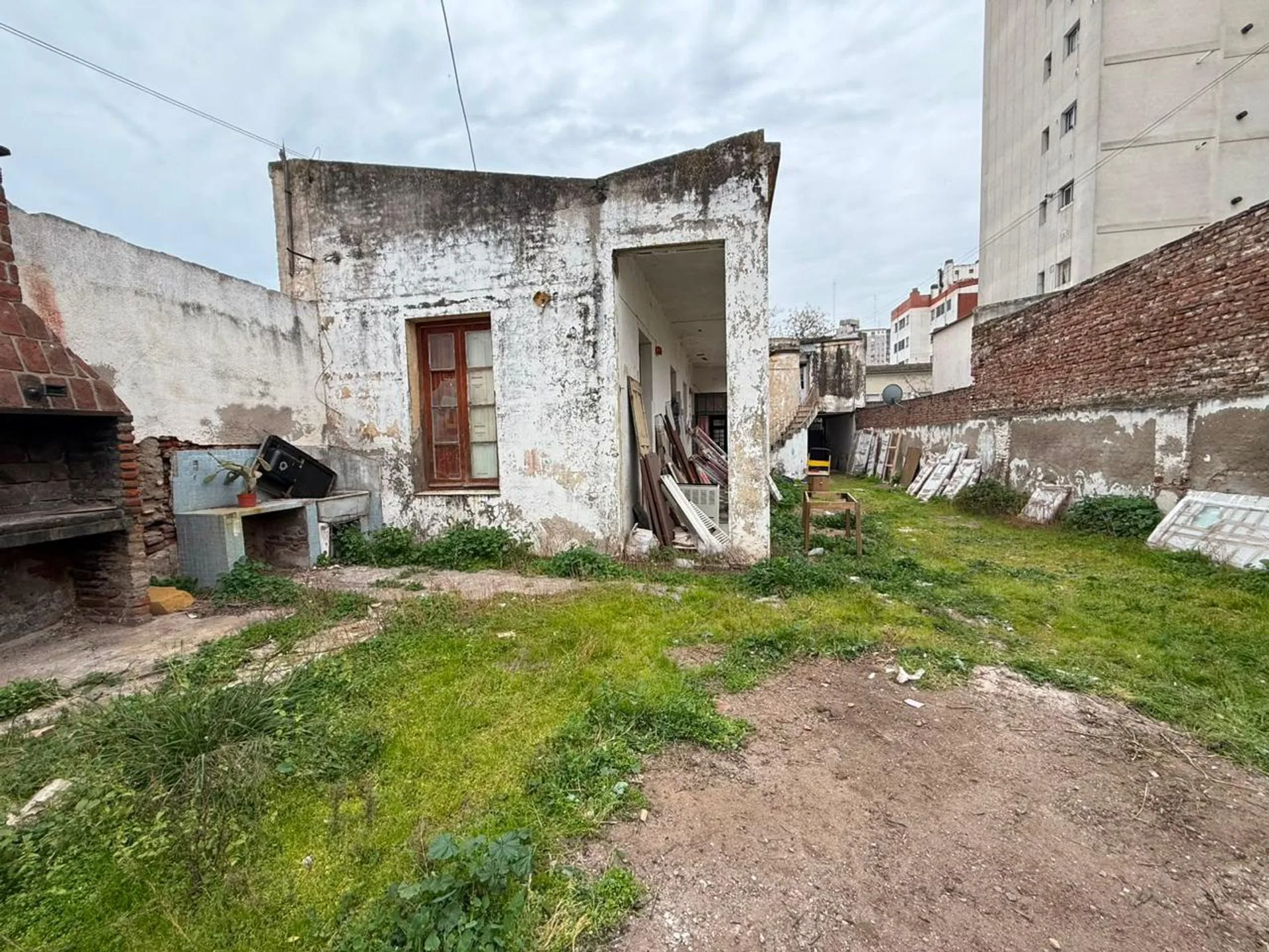 LOCAL Y CASA A REFACCIONAR O DEMOLER foto 5