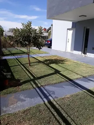 Casa 4 Dormitorios en Urbanizacion Bosch foto 1
