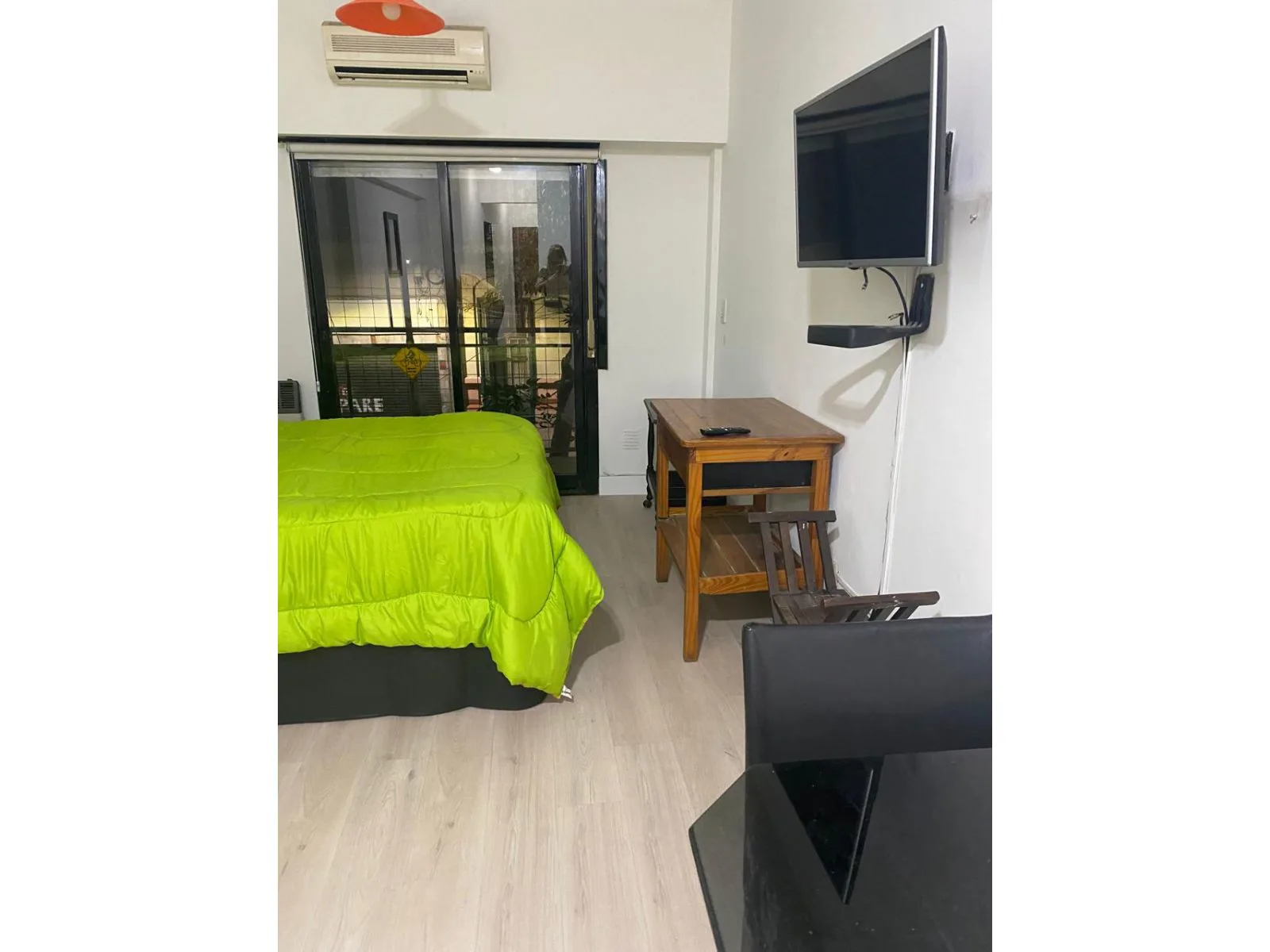DEPTO CON BALCON FRENTE , cocina separada LUMINOSA -APTO CREDITO 1 AMB y MEDIO foto 2