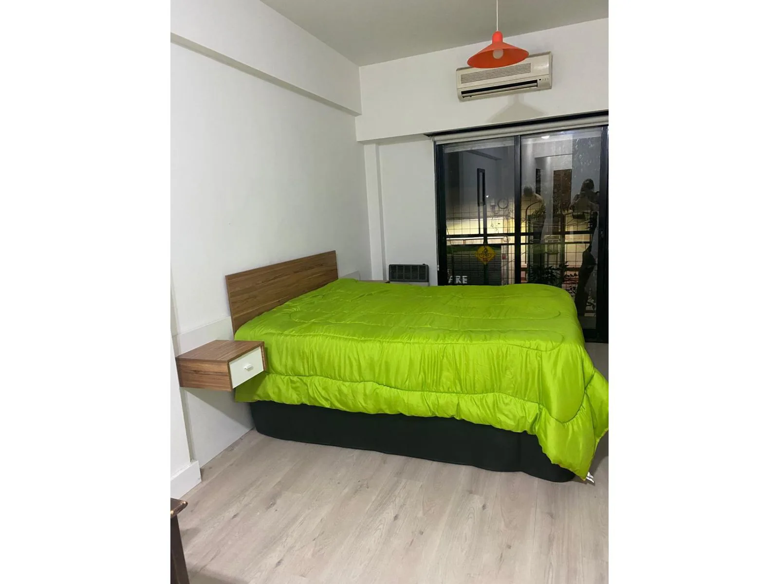 DEPTO CON BALCON FRENTE , cocina separada LUMINOSA -APTO CREDITO 1 AMB y MEDIO foto 3