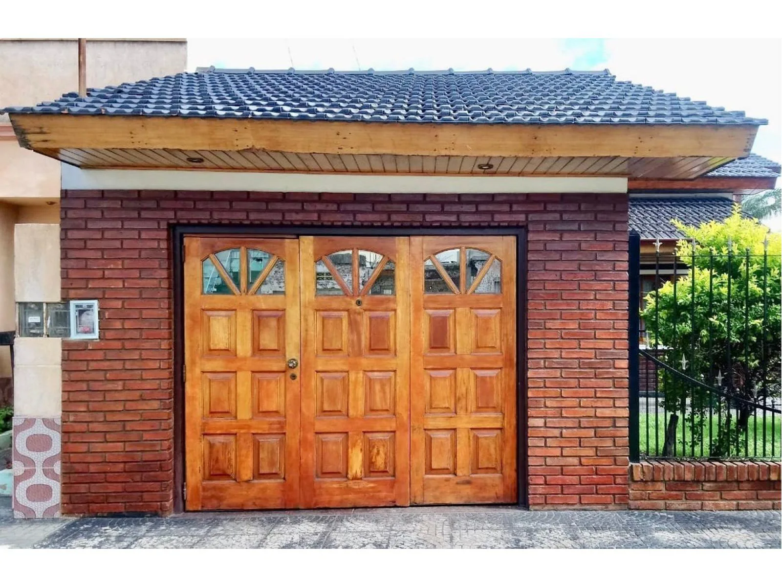 Venta Hermoso Chalet en PH De 4 Ambientes Ramos Mejía. foto 2