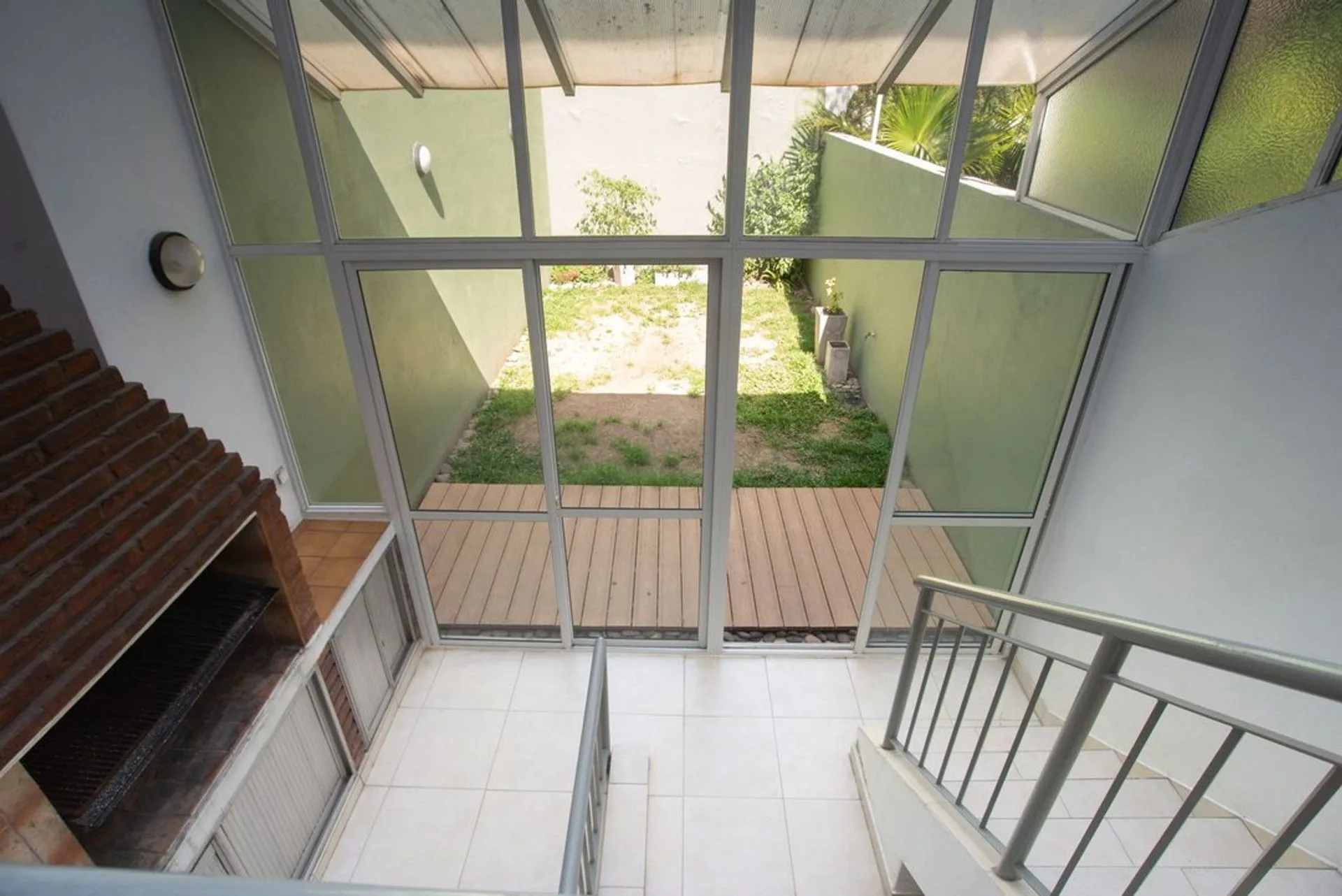 TRIPLEX 5 AMB C/DEP JARDIN Y 2 COCHERAS A/CREDITO foto 4