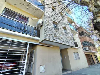 Depto. en Venta 3 Amb. Haedo Chico al Frente Cochera foto 1