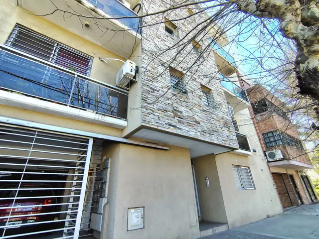 Depto. en Venta 3 Amb. Haedo Chico al Frente Cochera
