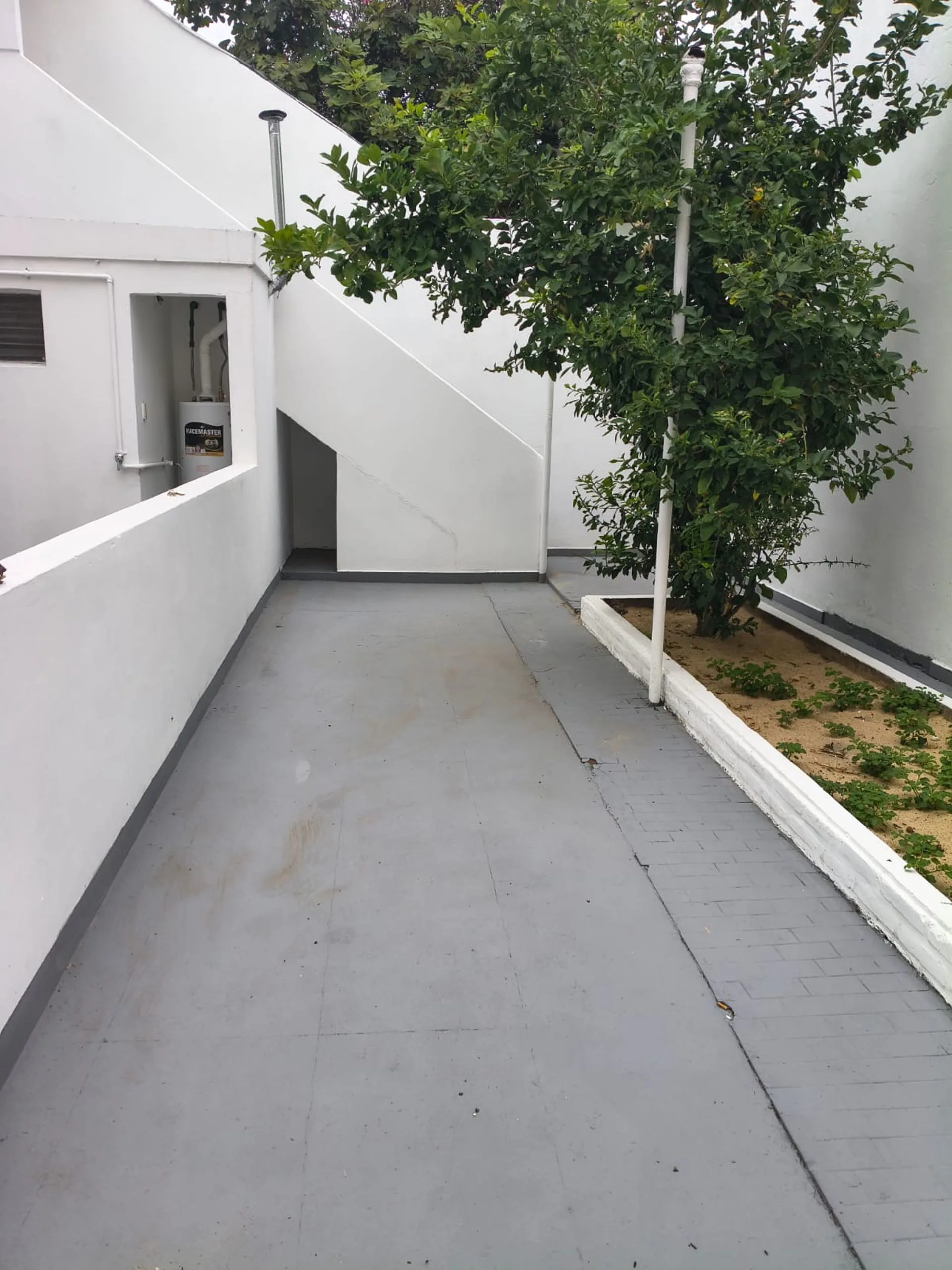 PH de 3 ambientes con patio. foto 3
