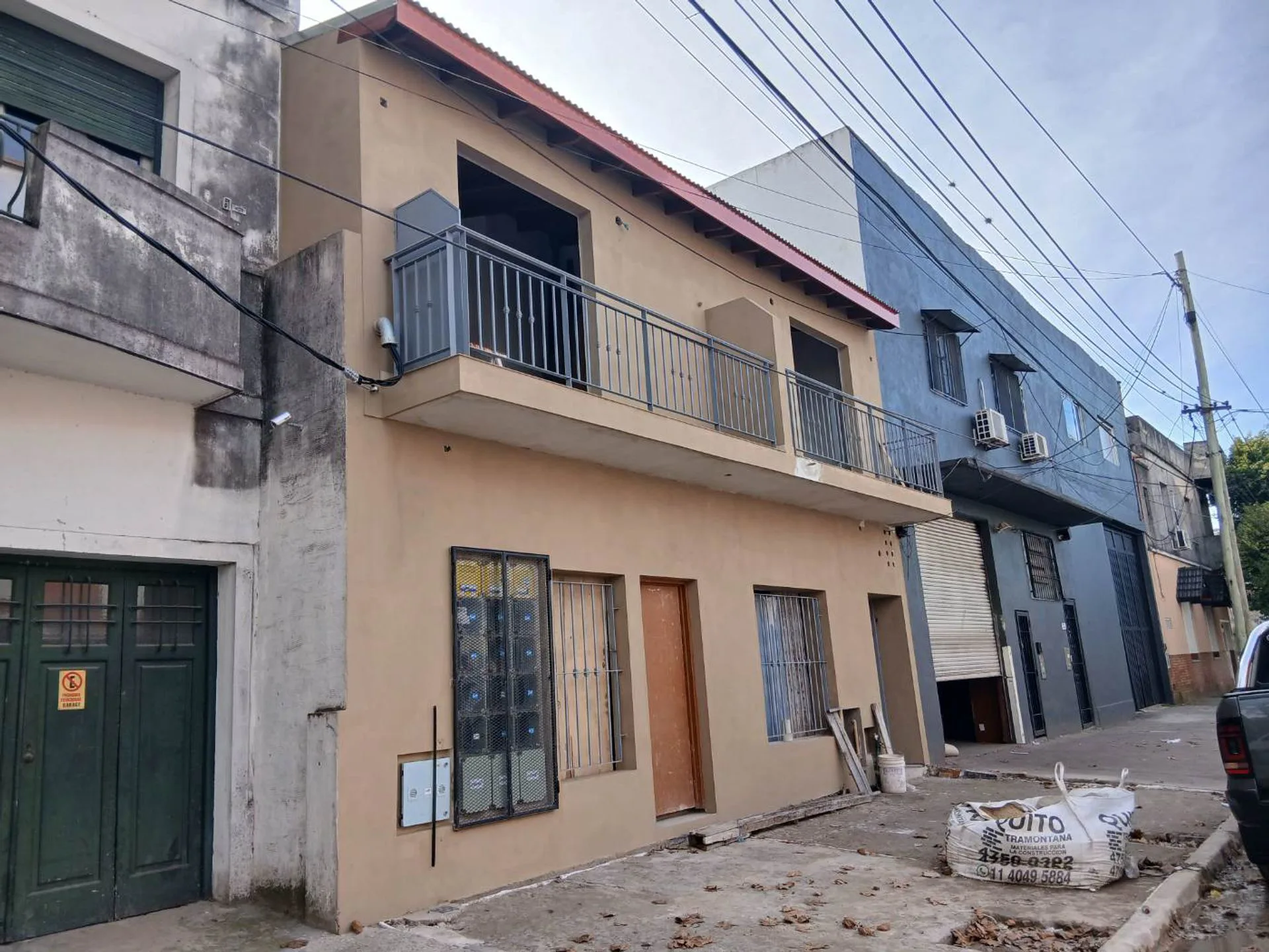 Venta de monoambiente con balcón en Villa Lynch foto 2