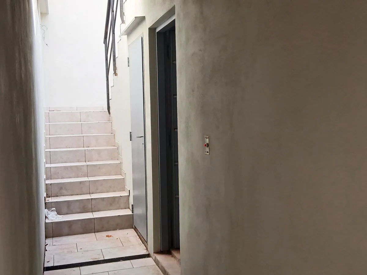Venta de monoambiente con balcón en Villa Lynch foto 4