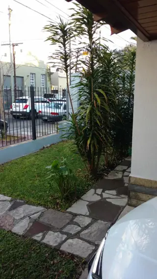SE VENDE EXCELENTE PH DE 3 AMBIENTES AL FRENTE EN MARTINEZ CON PATIO Y COCHERA. foto 1