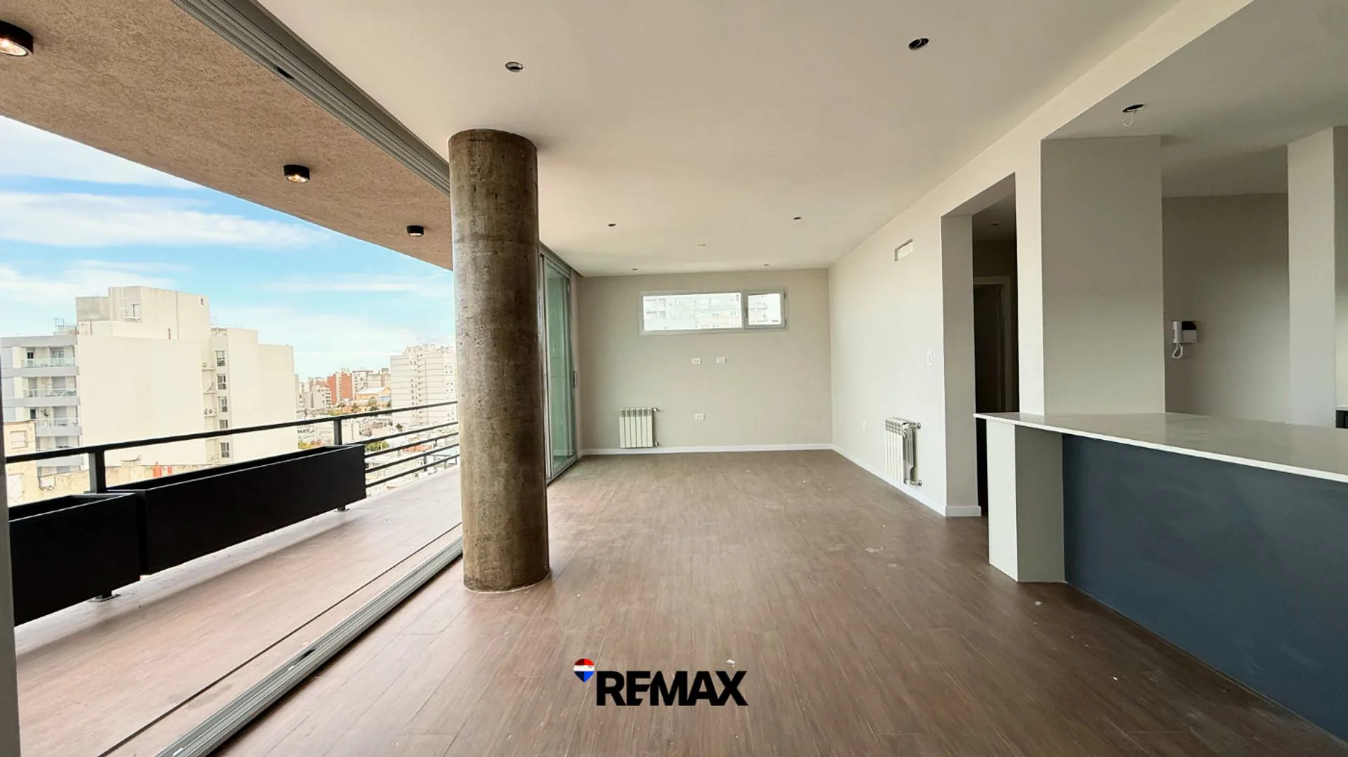VENTA | A ESTRENAR | PISO 2 DORM | YRIGOYEN 650 foto 2