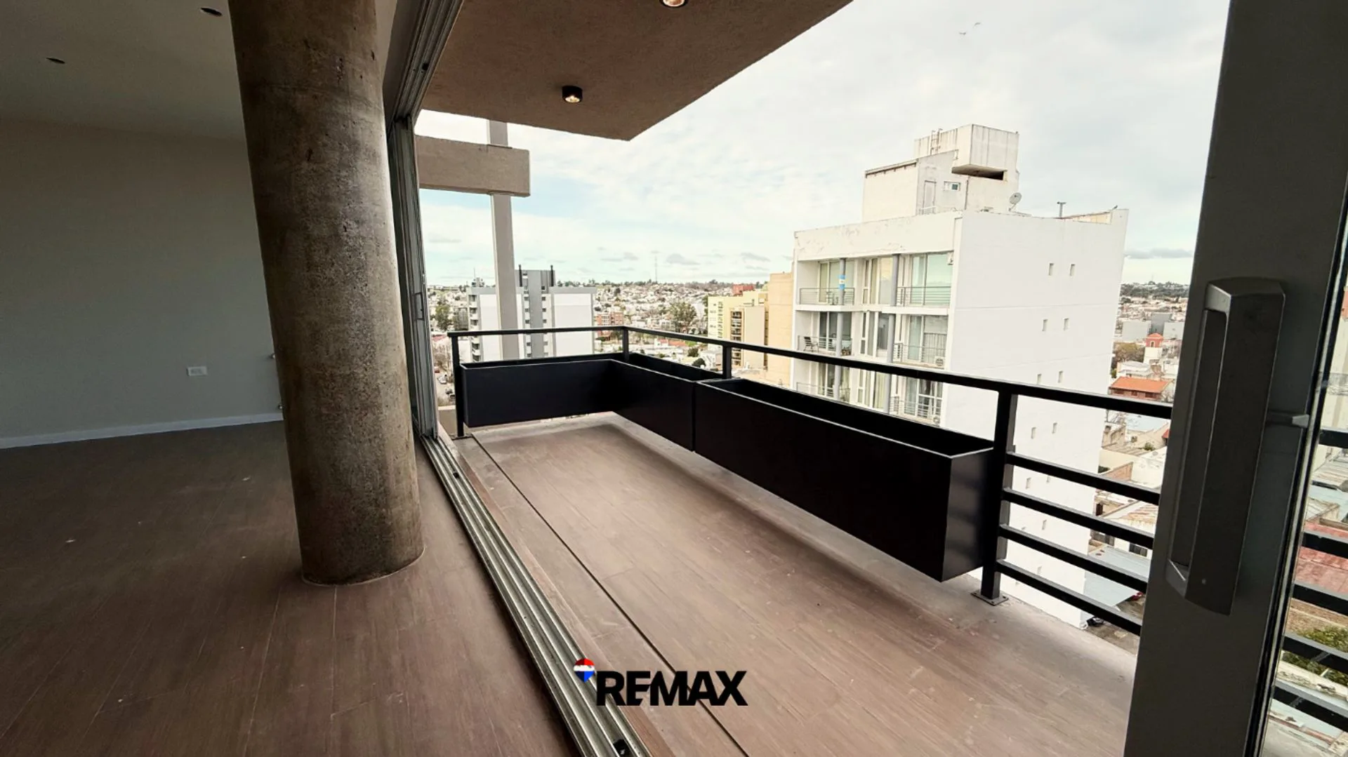 VENTA | A ESTRENAR | PISO 2 DORM | YRIGOYEN 650 foto 5