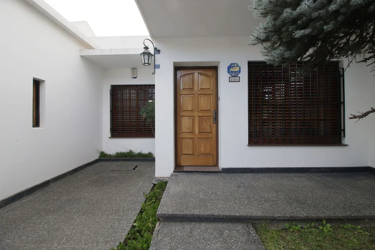 VENTA CASA 4 AMBIENTES LOTE PROPIO RAMOS MEJIA foto 2