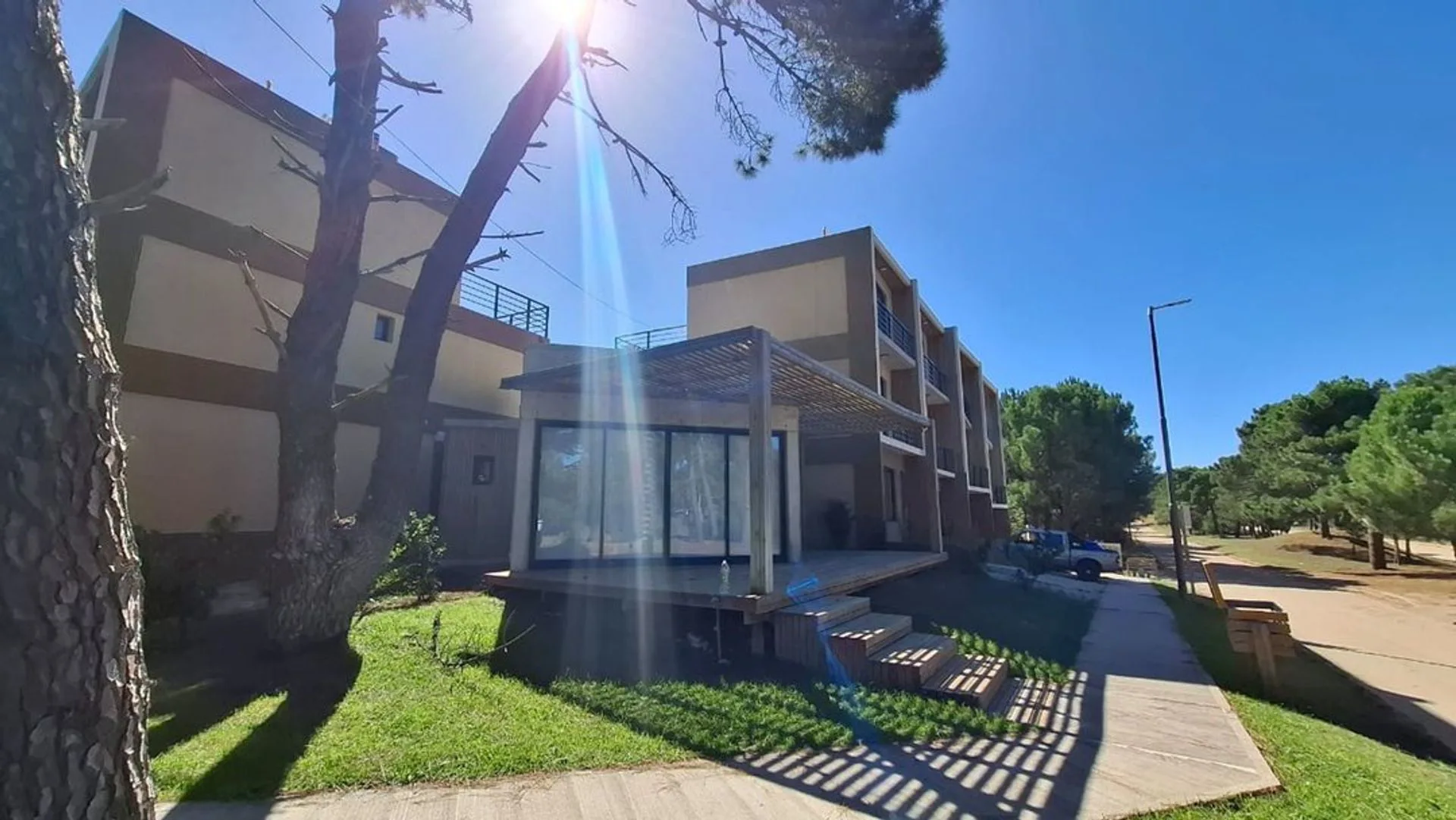 Casa Triplex en venta Barrio Nayades 4 AMBIENTES foto 4
