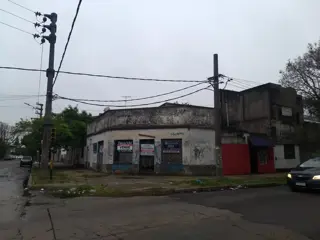 Venta en block local y 2 viviendas Haedo Sur foto 5