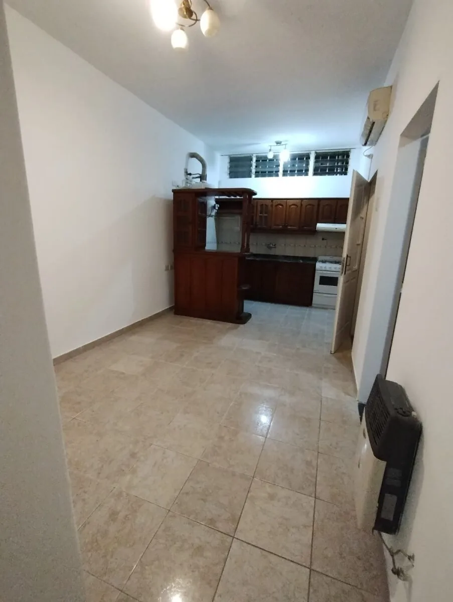 ALQUILER PH 2 AMB.CON PATIO VILLA SARMIENTO foto 2