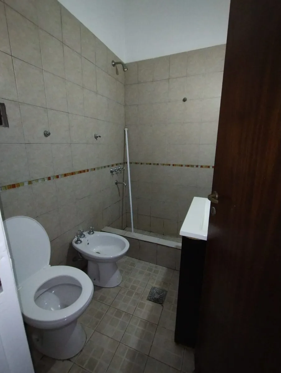 ALQUILER PH 2 AMB.CON PATIO VILLA SARMIENTO foto 5