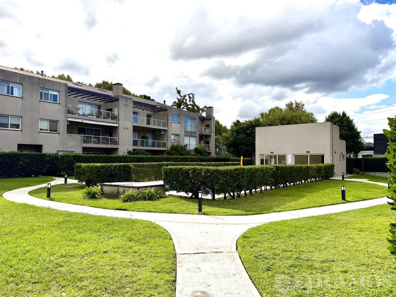 Departamento en planta baja de 2 ambientes en venta  en Los Naranjos, Tigre Centro. foto 2